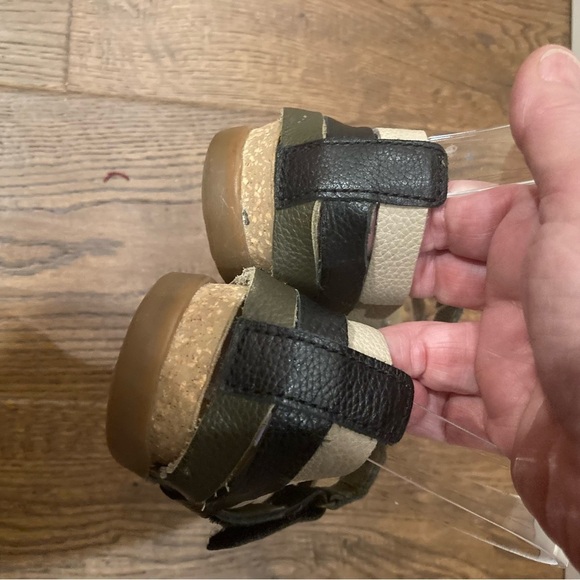 EL NATURALISTA Sz 38 Zumaia Leather  Velcro Closure Elastic On One Strap Sandals - Picture 7 of 10